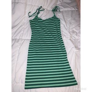 Stripped mini dress 💚🖤